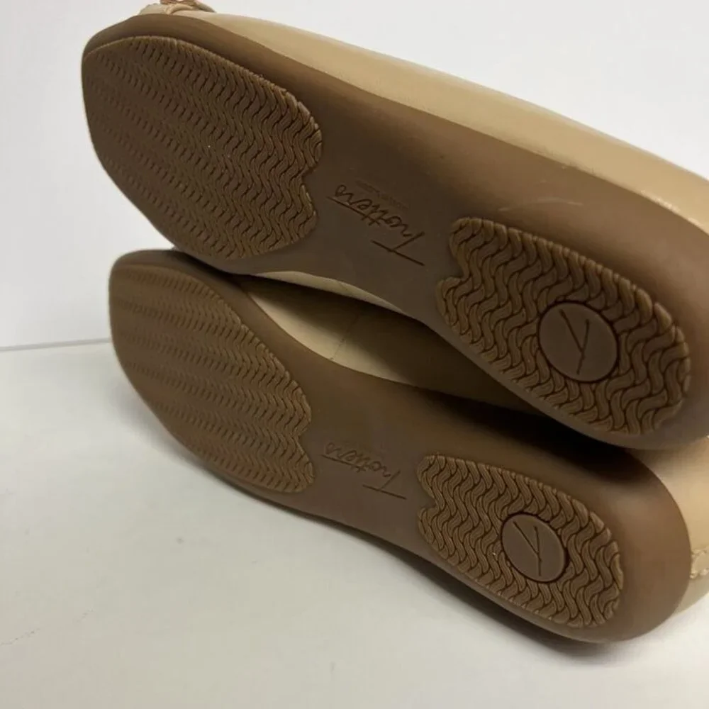 Trotters Womens Sylvia Flat Size 10 M